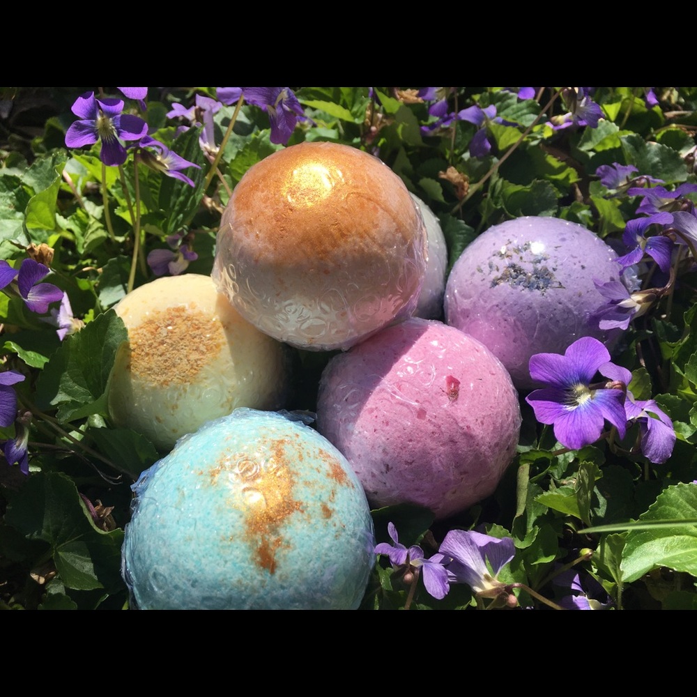 All natural, non toxic bath bombs